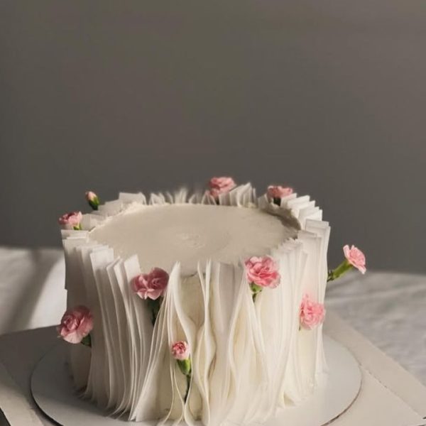 Best Cake in Ludhiana Whispering Ruffle Cake Chocolate Cake Fruit cake in ludhiana